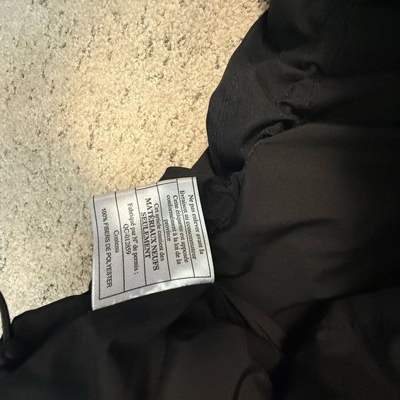 Gymshark M never worn only in storage so new as new can be Black Puffer Jacket - Picture 10 of 16